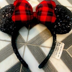Special Edition Disneyland Park Holiday Minnie Ears. Sequined headband.